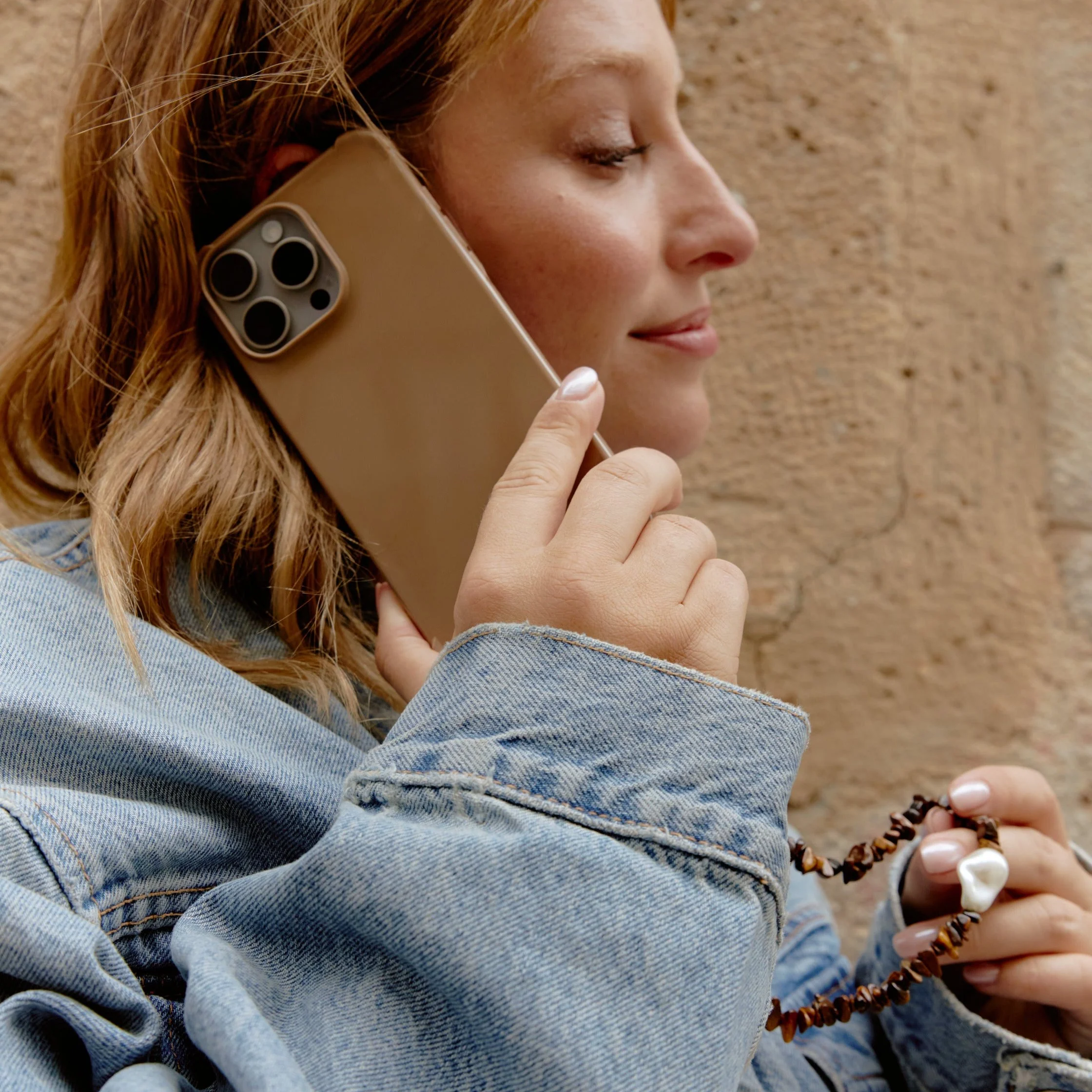 Caramel recycled iPhone case - no cord - Image 4