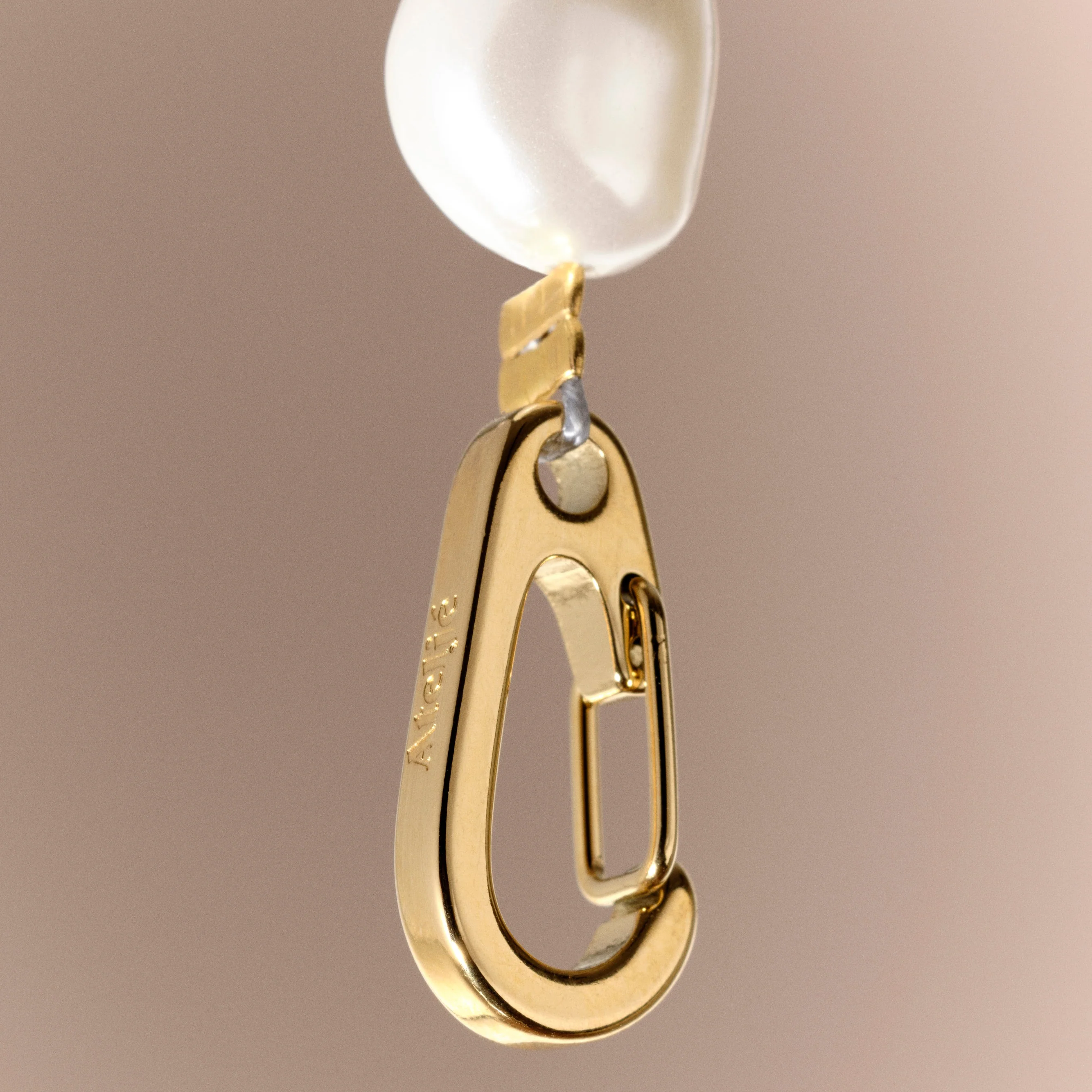 Caramel recycled iPhone case with Cloudy 2.0 - Image 5