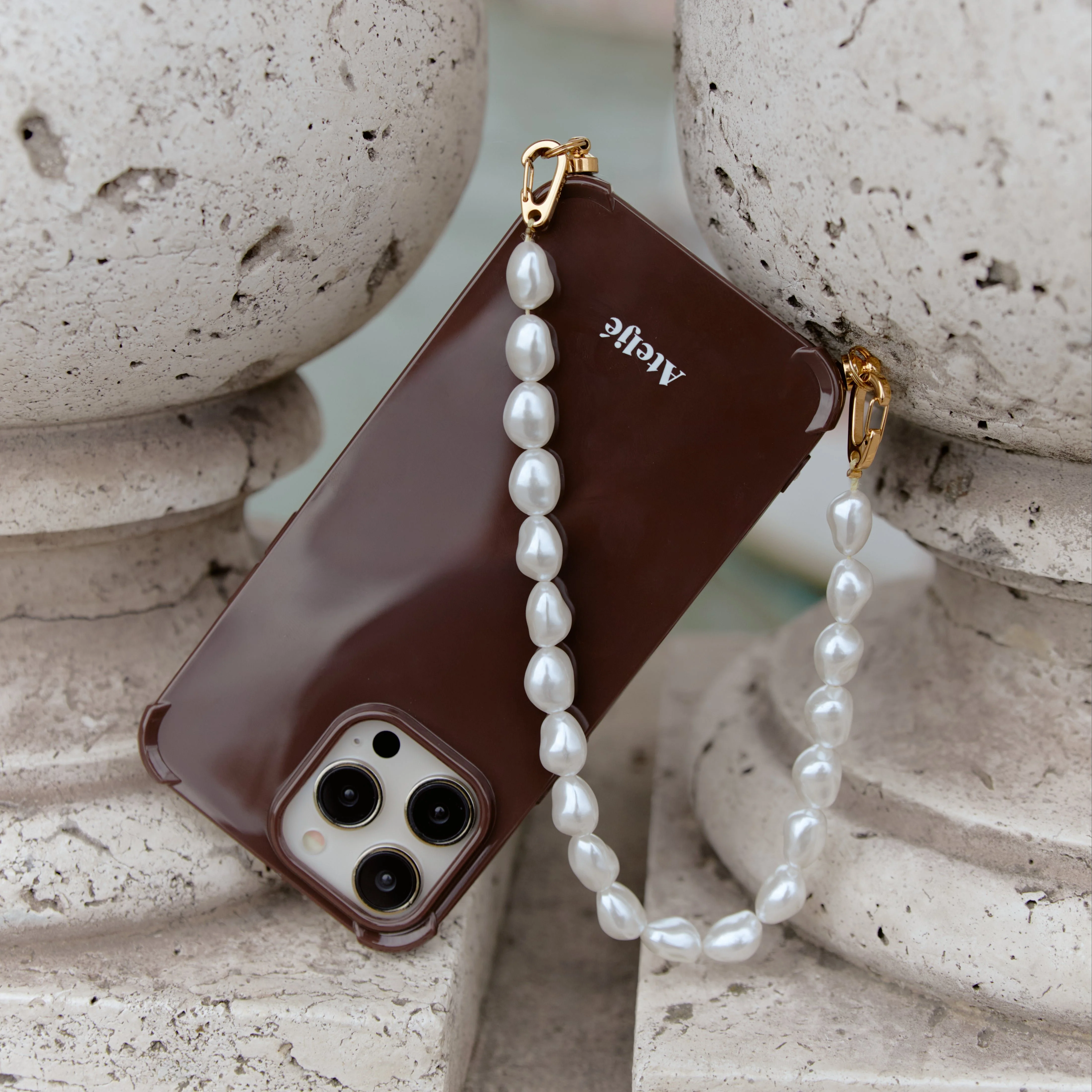 Dark brown recycled iPhone case - no cord - Image 3