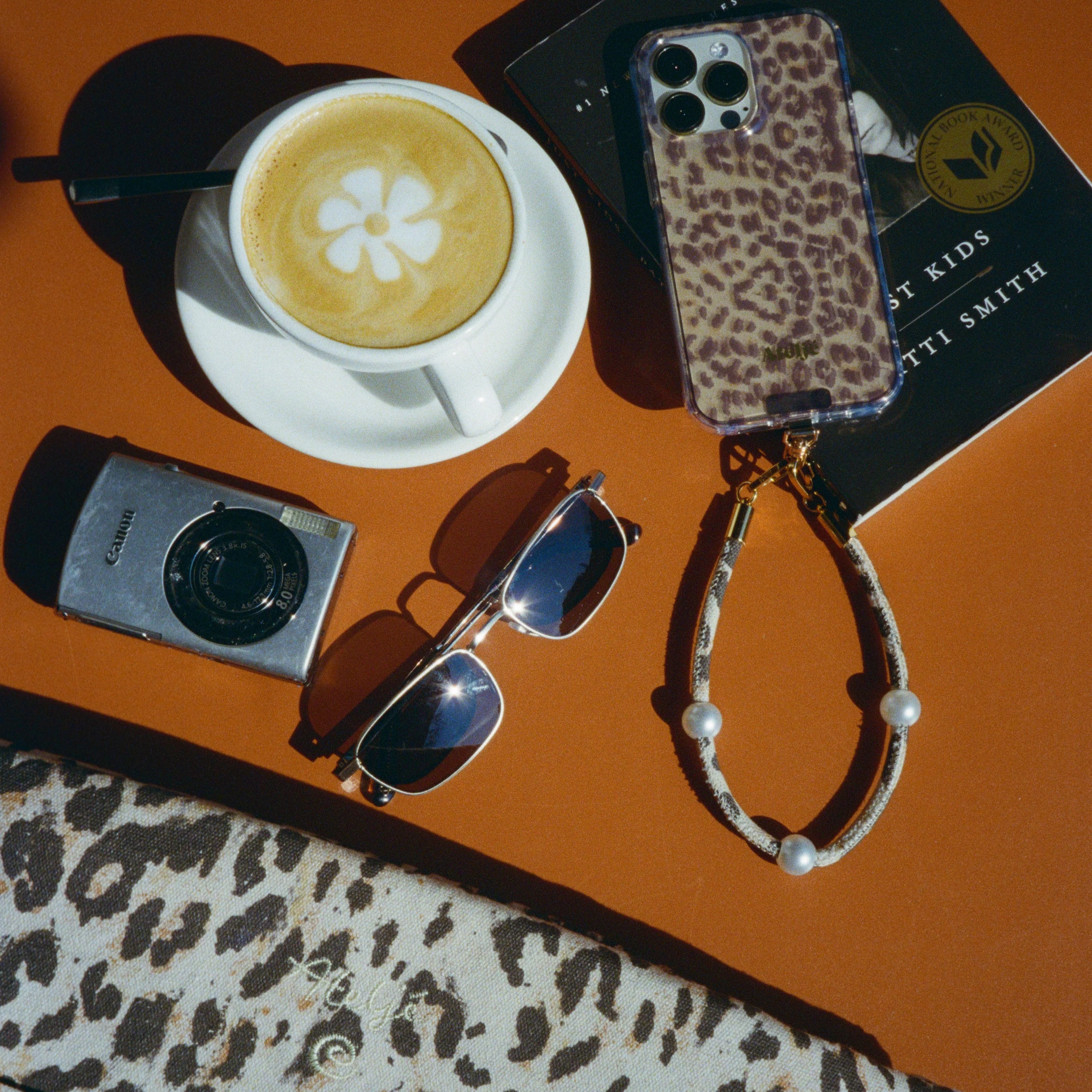 Leopard iPhone case - no rings - Image 3