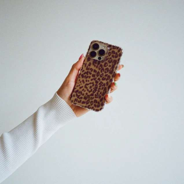 Leopard iPhone case - no rings - Image 5