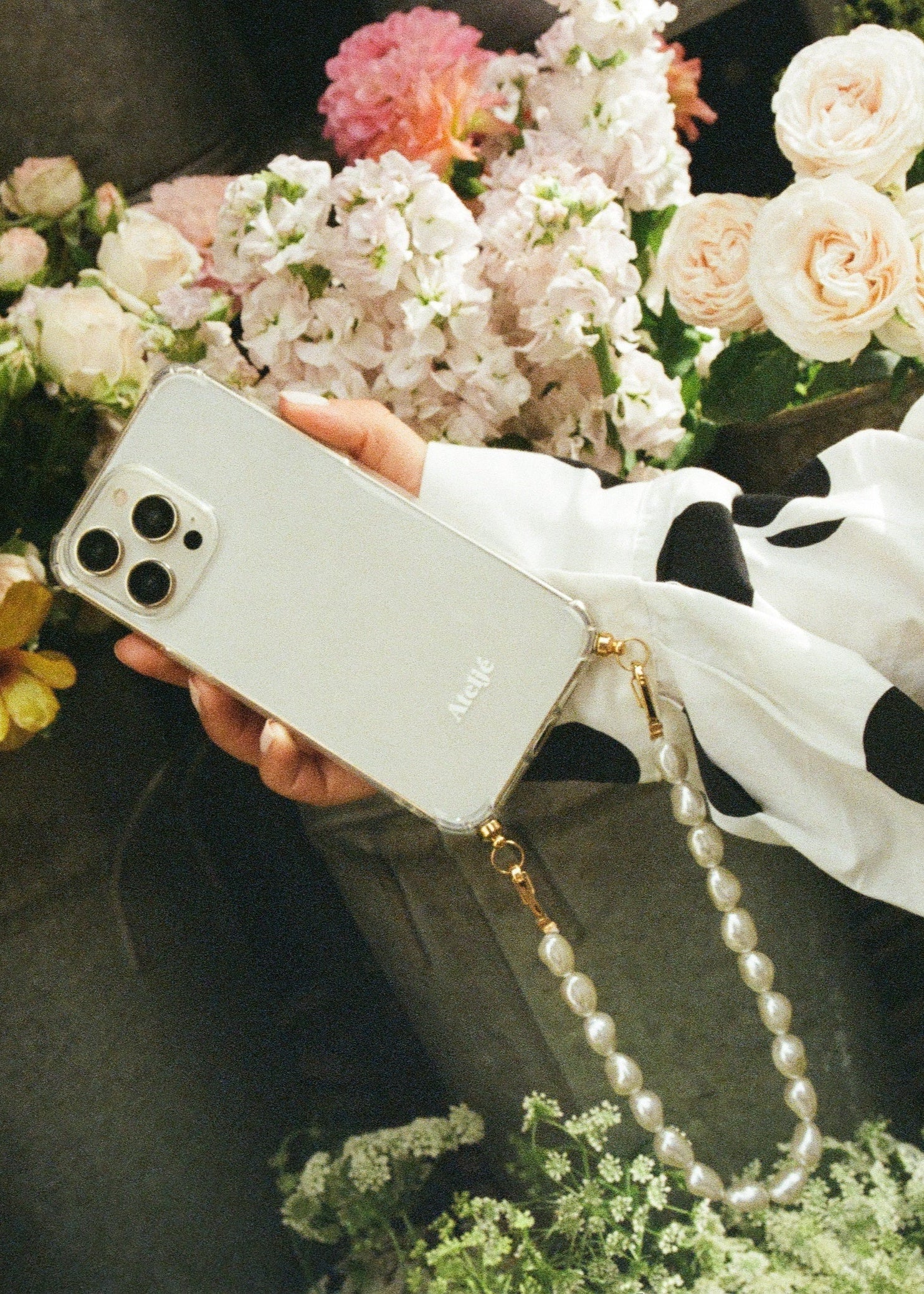 Transparent recycled iPhone case - no cord - Image 4