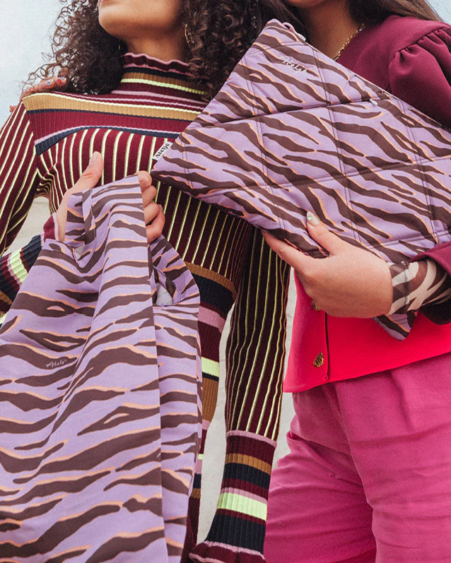 Puffy recycled laptop sleeve - Savanna - Image 5