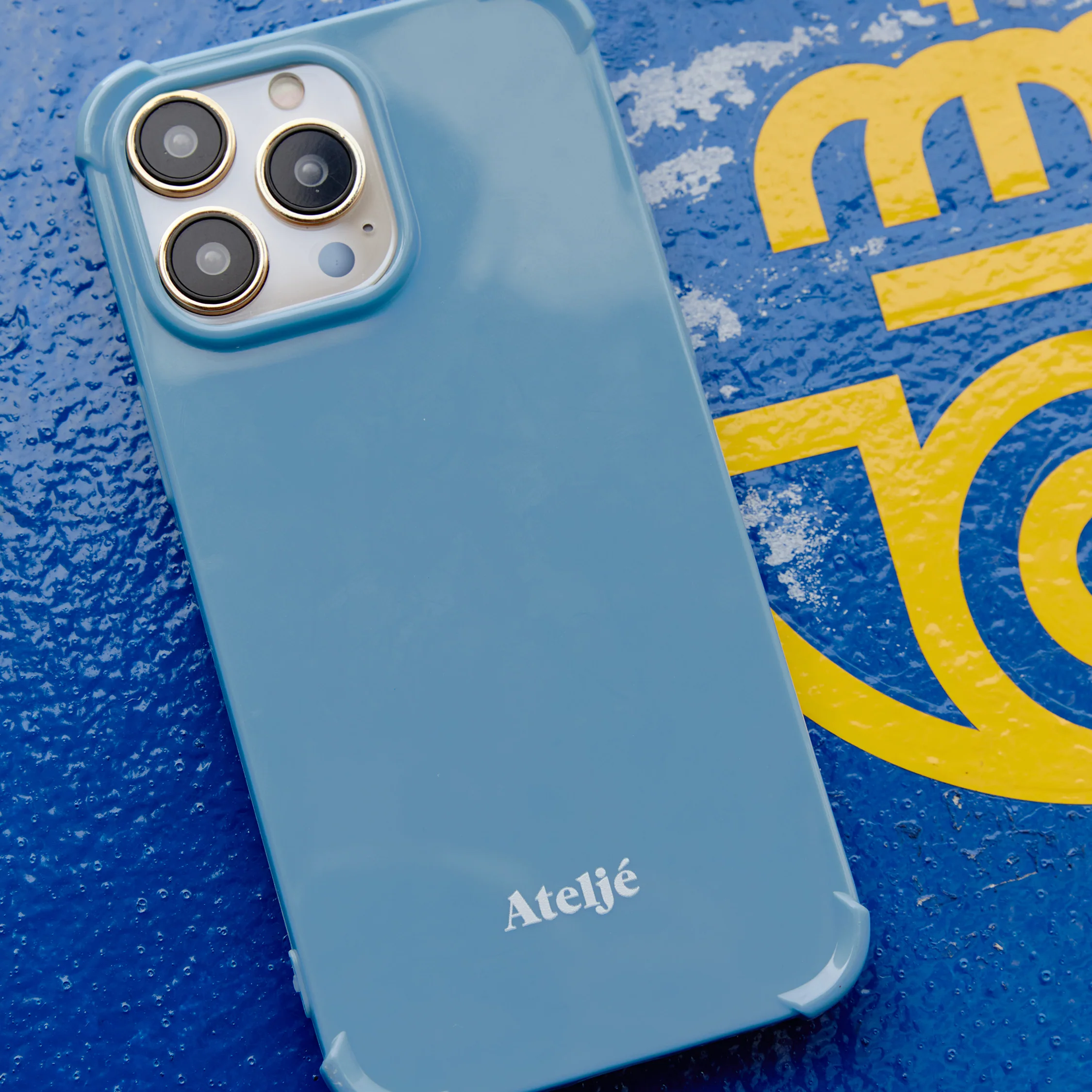 Something blue recycled iPhone case - no rings - Image 3